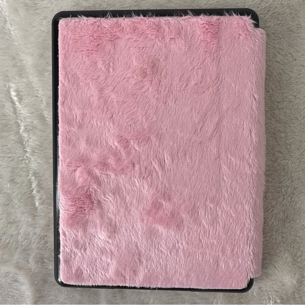 Kindle Paperwhite Pink Fuzzy Case Cover 11th Generation New in Package